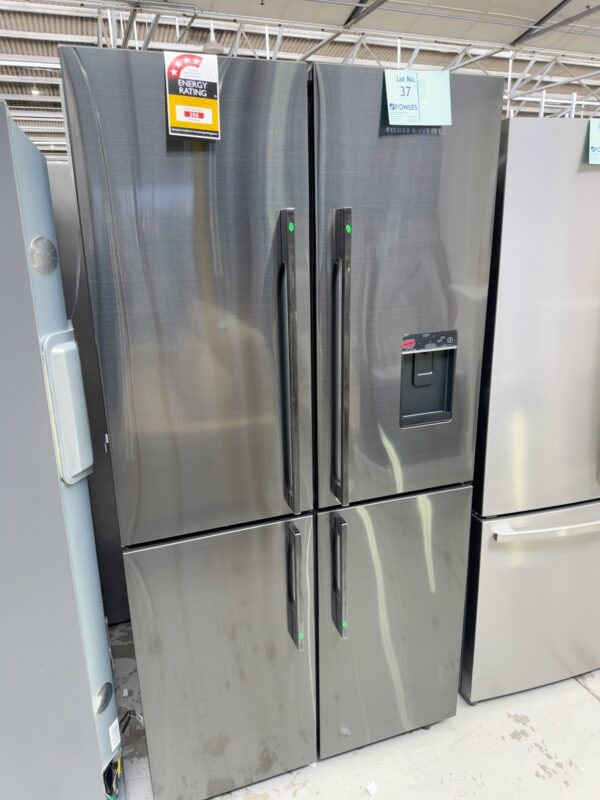 NEW FISHER & PAYKEL BLACK 538 LITRE FRIDGE, RF605QDUBB2 WITH ICE & WATER WITH 12 MONTH WARRANTY