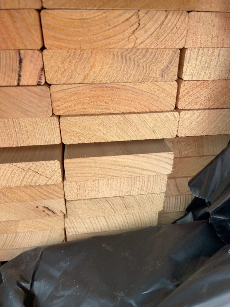 135X32 SILVERTOP ASH UTILITY GRADE DECKING (PACK MAY CONTAIN RANDOM SHORT LENGTHS)