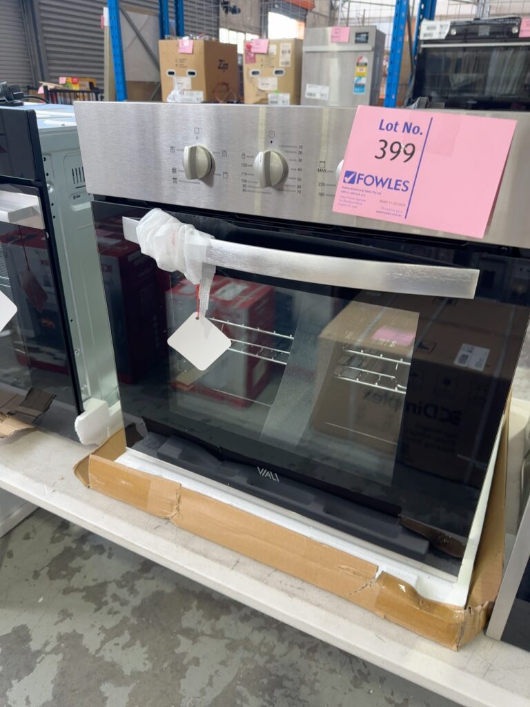 CARTON DAMAGE STOCK - VIALI VGO65S 600MM ELECTRIC OVEN WITH 3 MONTH WARRANTY RRP$399