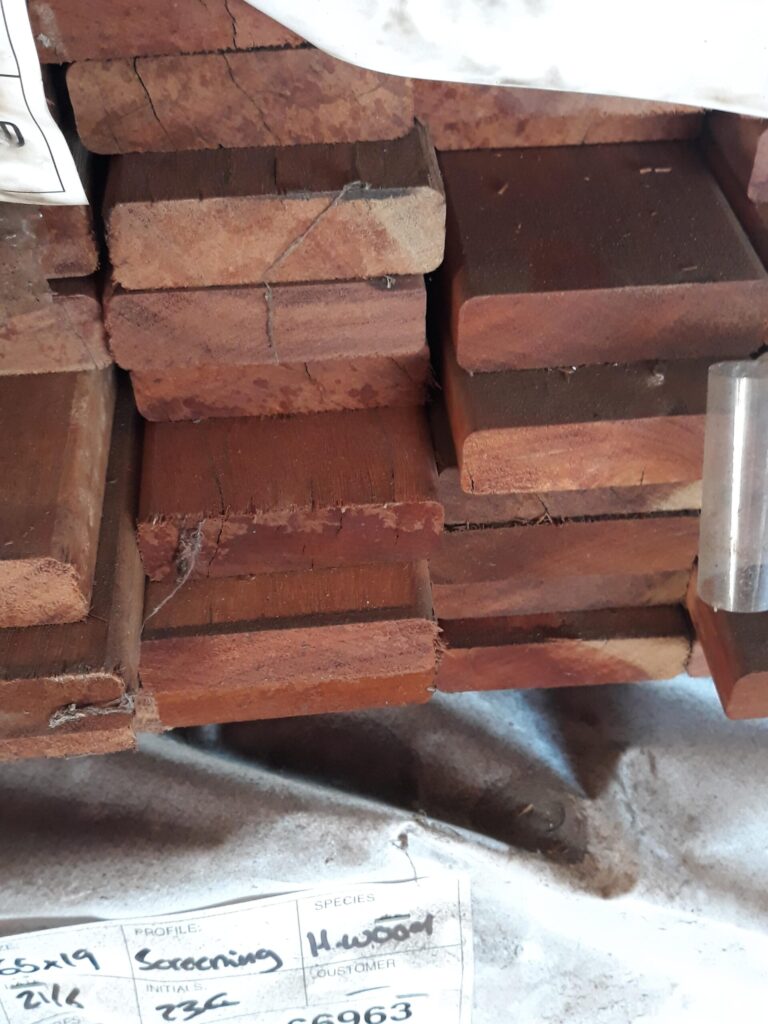 65X19 DAR QLD MIXED HARDWOOD SCREENING- 120/2.1 (THIS PACK IS STANDARD & BETTER GRADE)