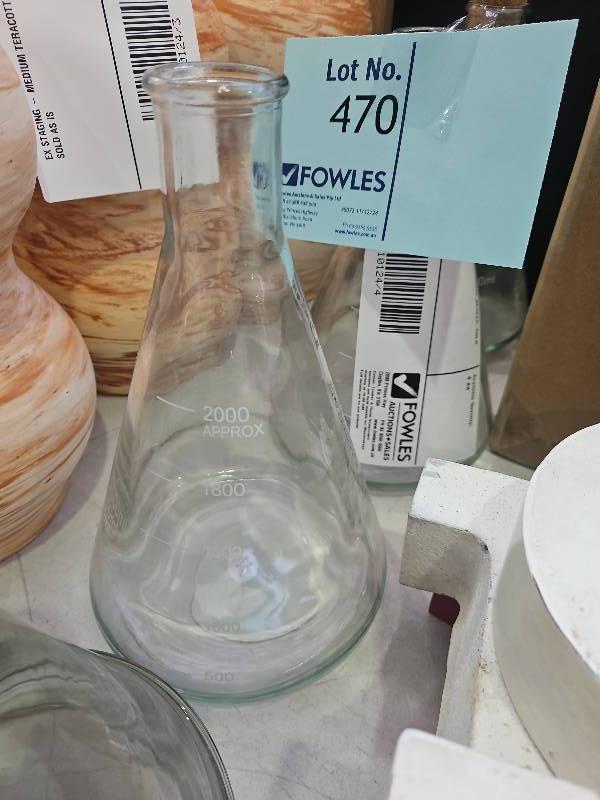 EX STAGING - GLASS CONICAL BEAKER, SOLD AS IS