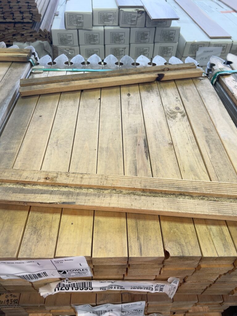 70X19 PINE GOTHIC PICKETS-120/0.9