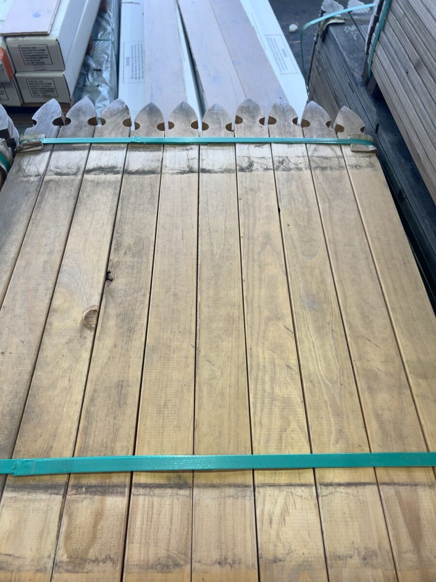 70X19 PINE GOTHIC PICKETS-120/0.9