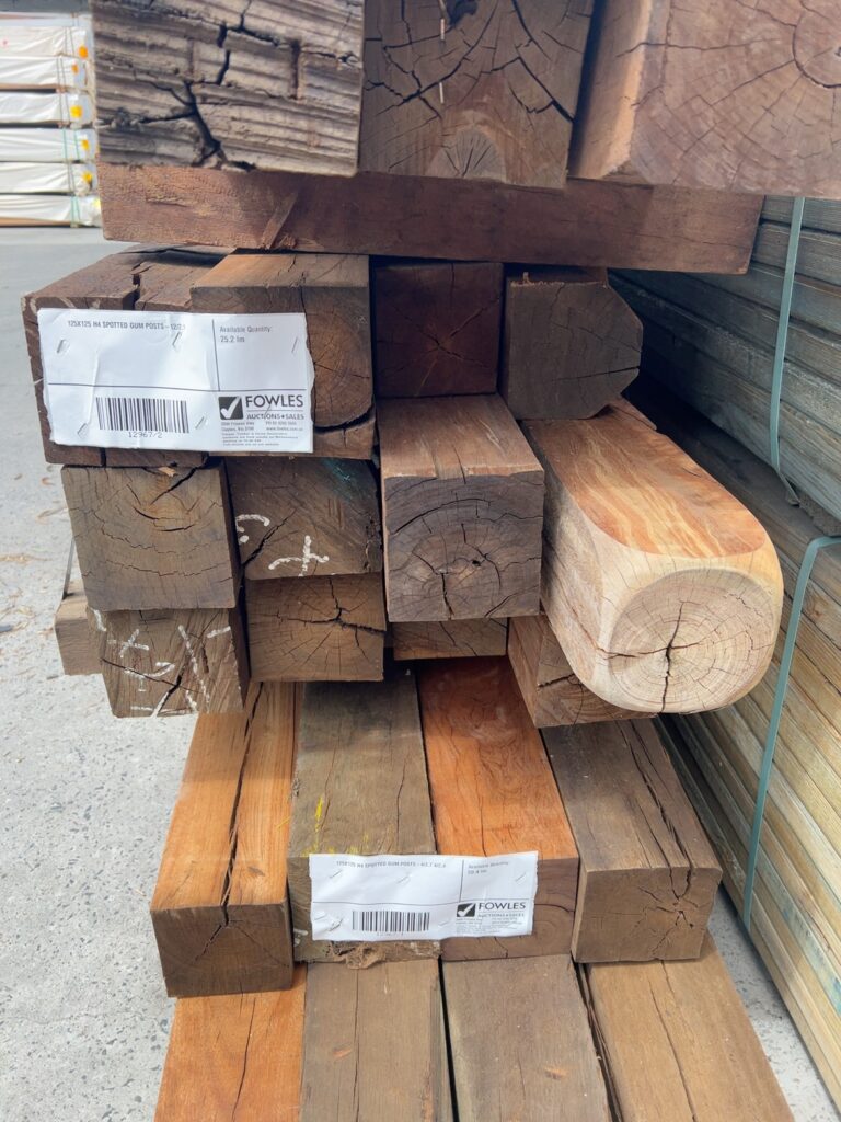 125X125 H4 SPOTTED GUM POSTS-12/2.1