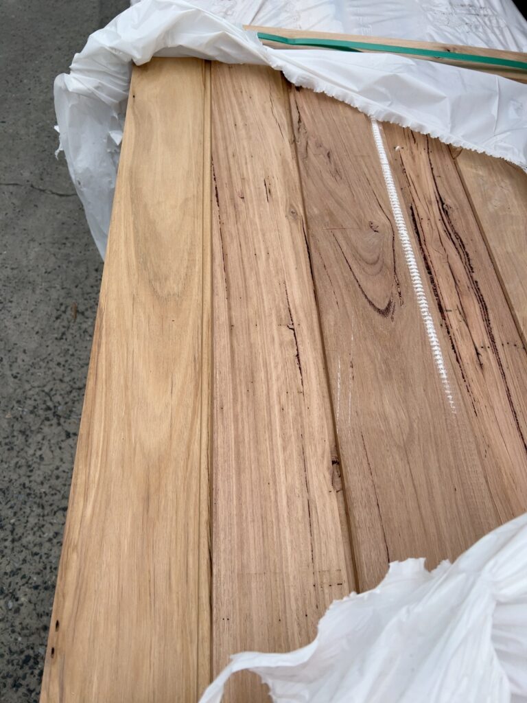 118X19 BLACKBUTT S/LAP UTILITY CLADDING