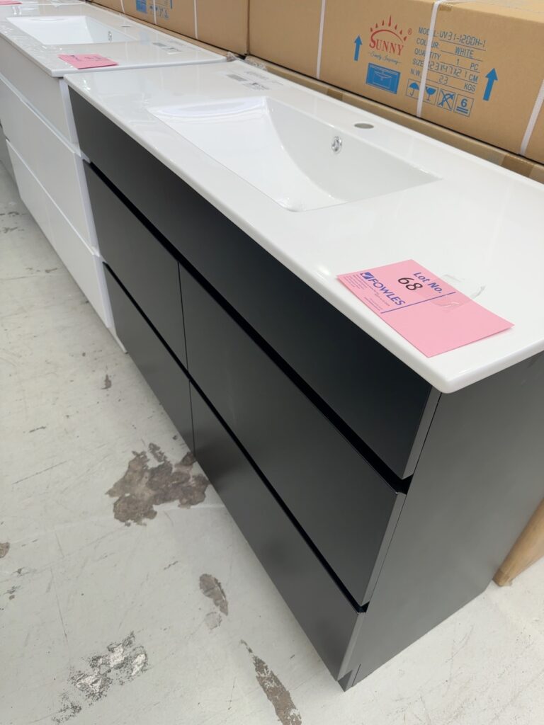 NEW 1200MM MATTE BLACK FLOOR VANITY WITH 4 LARGE DRAWERS, WITH WHITE CERAMIC VANITY TOP, CORE-1200WBM-CM & C592-1200-1TH