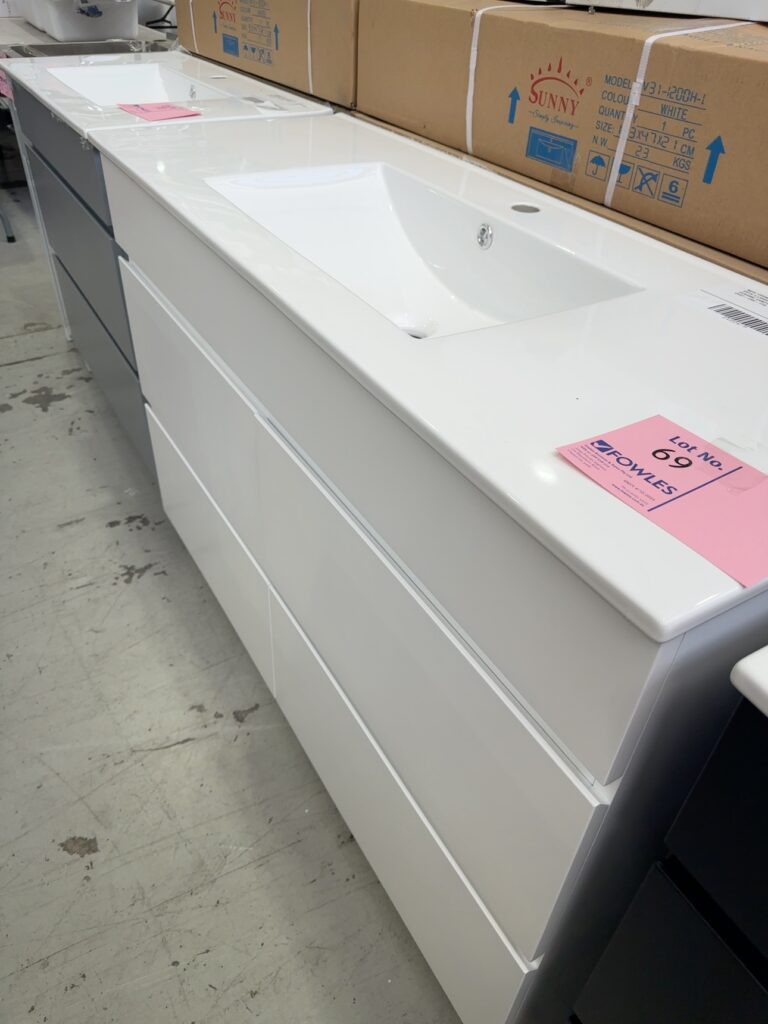 NEW 1200MM MATTE WHITE FLOOR VANITY WITH 4 LARGE DRAWERS, WITH WHITE CERAMIC VANITY TOP, CORE-1200WM-CM & C592-1200-1TH