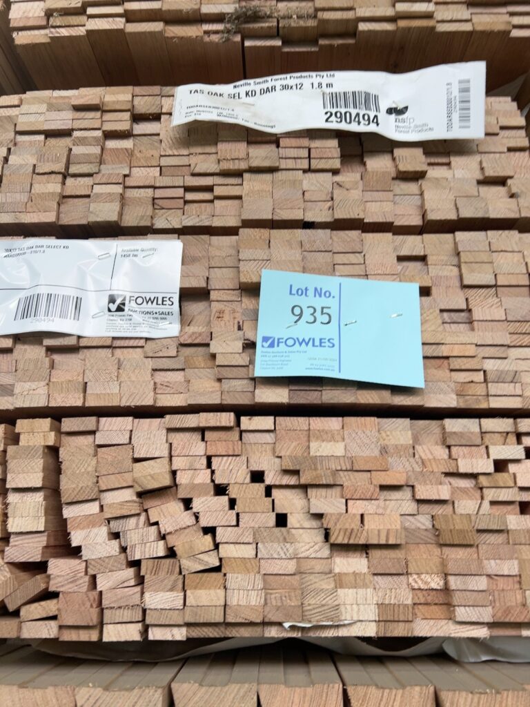 30X12 TAS OAK DAR SELECT KD HARDWOOD-810/1.8