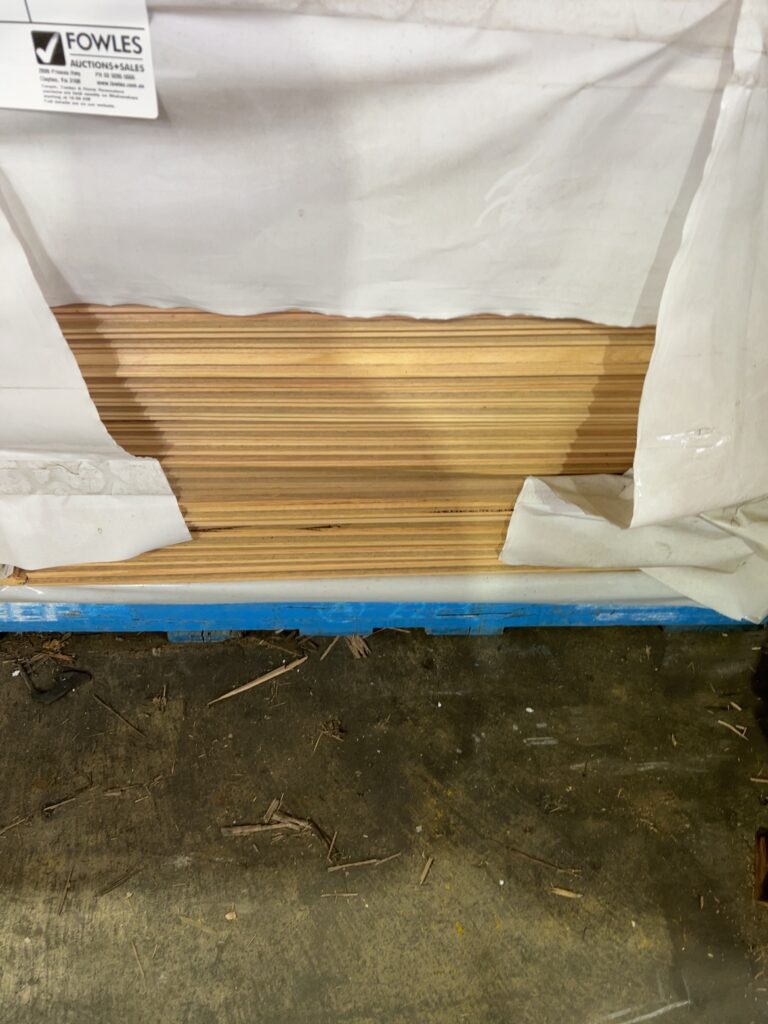 80X19 TAS OAK PRIME GRADE NICHE LINING BOARDS-480/0.9