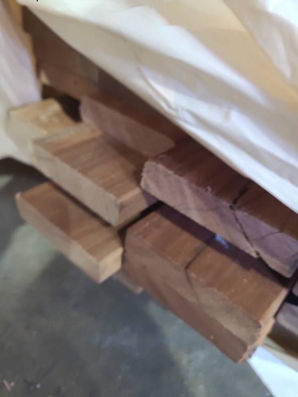 86X19 FEATURE GRADE SPOTTED GUM DECKING (PACK CONSISTS OF RANDOM SHORT LENGTHS)