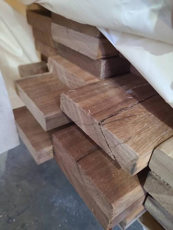 86X19 FEATURE GRADE SPOTTED GUM DECKING (PACK CONSISTS OF RANDOM SHORT LENGTHS)