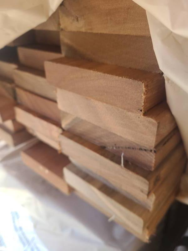 86X19 FEATURE GRADE SPOTTED GUM DECKING (PACK CONSISTS OF RANDOM SHORT LENGTHS)