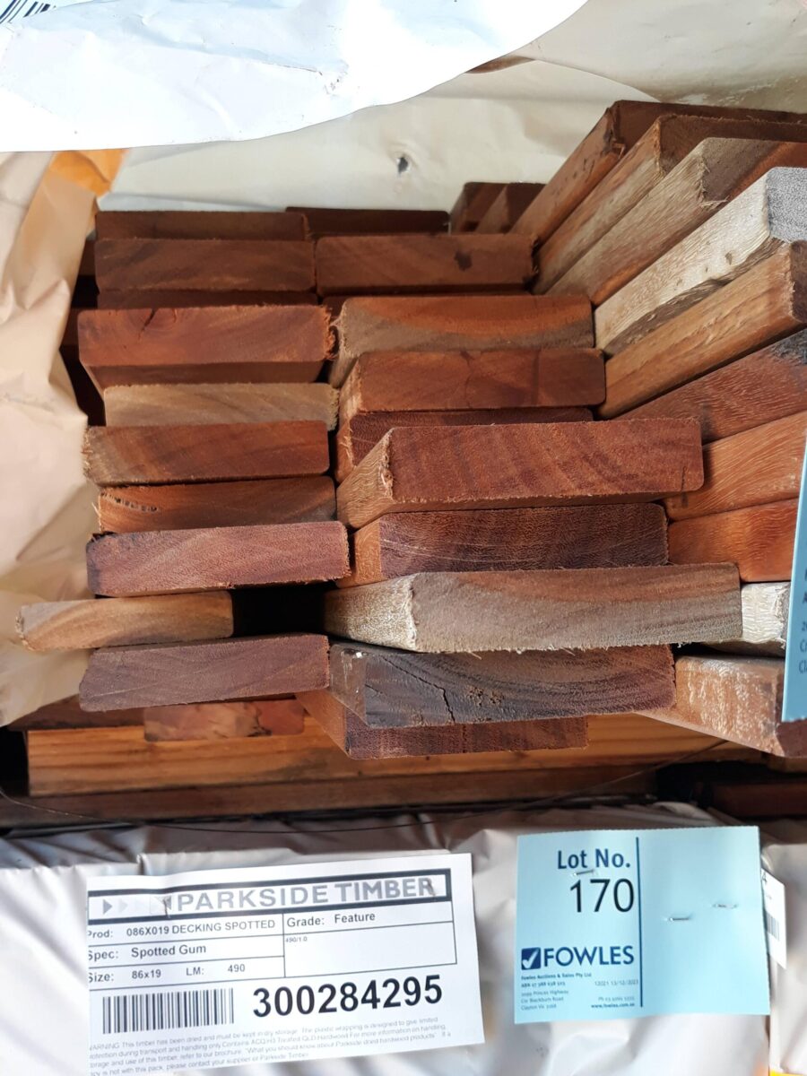 86X19 FEATURE GRADE SPOTTED GUM DECKING- (PACK CONSISTS OF RANDOM SHORT LENGTHS)