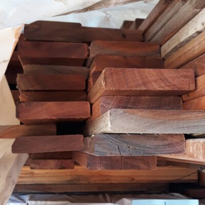 86X19 FEATURE GRADE SPOTTED GUM DECKING- (PACK CONSISTS OF RANDOM SHORT LENGTHS)