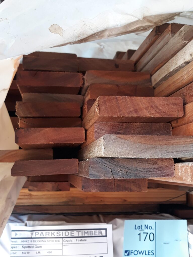 86X19 FEATURE GRADE SPOTTED GUM DECKING- (PACK CONSISTS OF RANDOM SHORT LENGTHS)