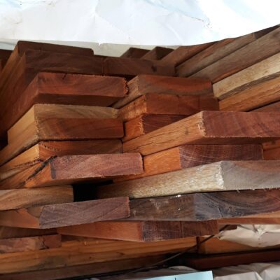 86X19 FEATURE GRADE SPOTTED GUM DECKING- (PACK CONSISTS OF RANDOM SHORT LENGTHS)