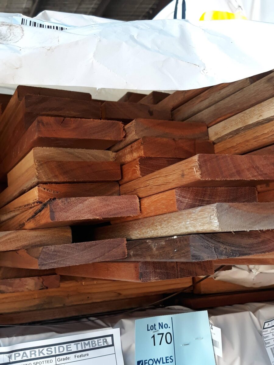 86X19 FEATURE GRADE SPOTTED GUM DECKING- (PACK CONSISTS OF RANDOM SHORT LENGTHS)