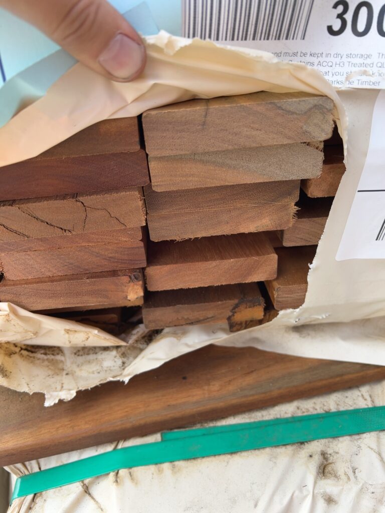 86X19 FEATURE GRADE SPOTTED GUM DECKING- (PACK CONSISTS OF RANDOM SHORT LENGTHS)