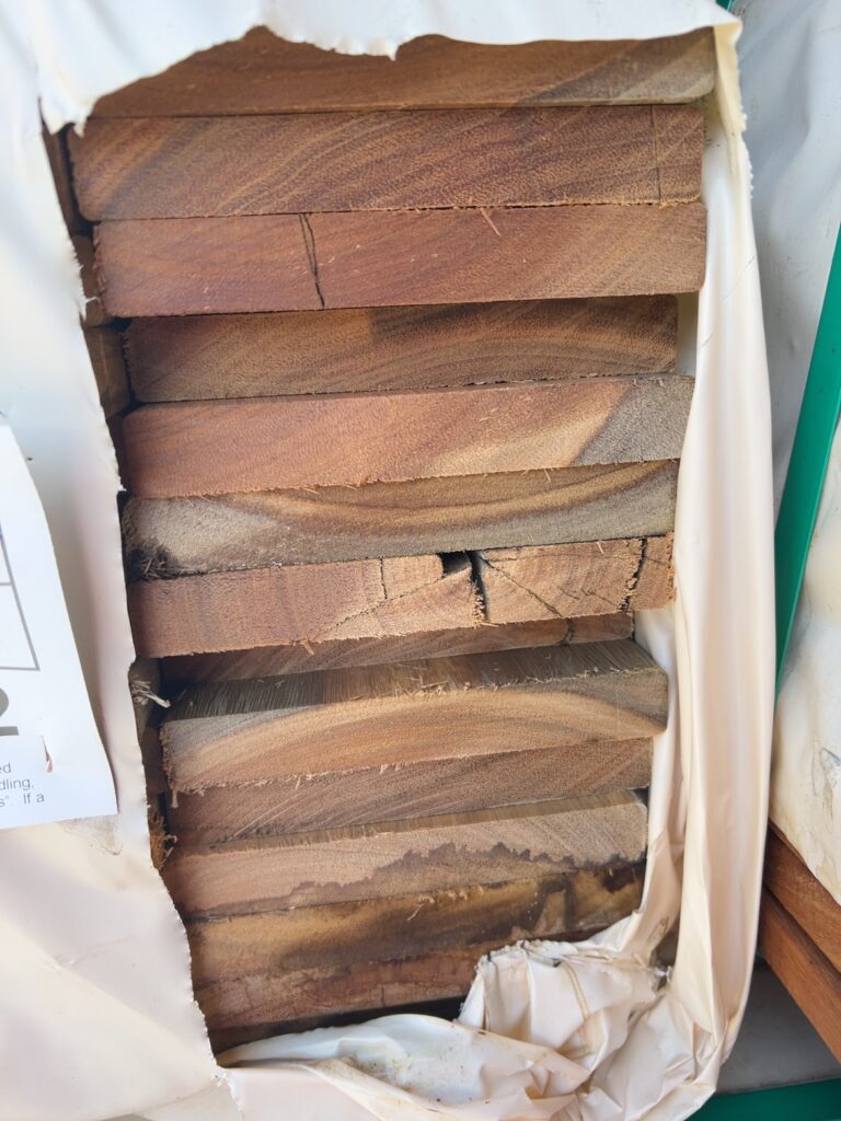 135X19 FEATURE GRADE SPOTTED GUM DECKING- (PACK CONSISTS OF RANDOM SHORT LENGTHS)