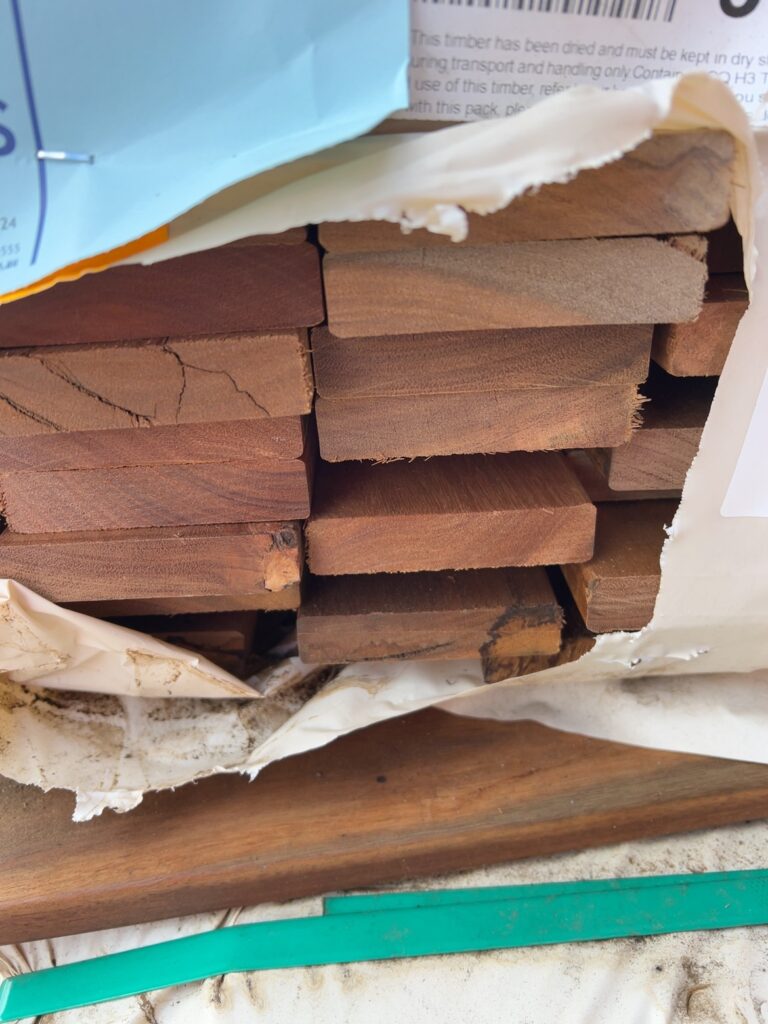 86X19 FEATURE GRADE SPOTTED GUM DECKING- (PACK CONSISTS OF RANDOM SHORT LENGTHS)