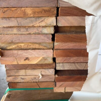 135X19 FEATURE GRADE SPOTTED GUM DECKING- (PACK CONSISTS OF RANDOM SHORT LENGTHS)