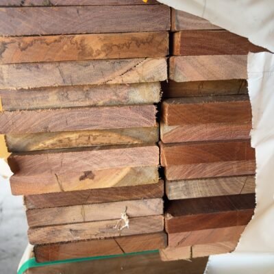 135X19 FEATURE GRADE SPOTTED GUM DECKING- (PACK CONSISTS OF RANDOM SHORT LENGTHS)