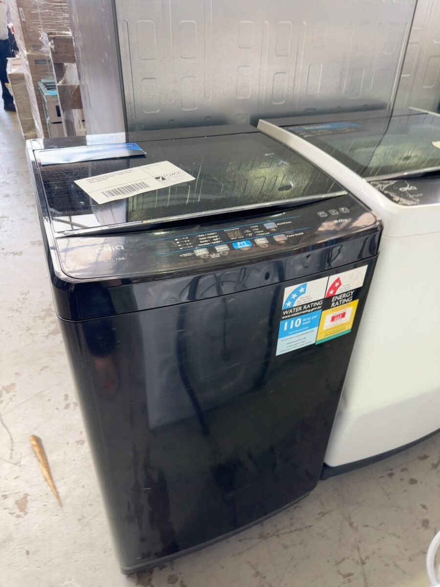 REFURBISHED CHIQ WTL79B BLACK 8KG TOP LOAD WASHING MACHINE, 3 MONTH BACK TO BASE WARRANTY