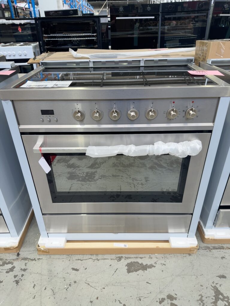 EX DISPLAY EUROMAID PROFESSIONAL SERIES 900MM FREESTANDING OVEN, CERAMIC COOTKOP, ALL ELECTRIC, MODEL FC9PS WITH 3 MONTH WARRANTY