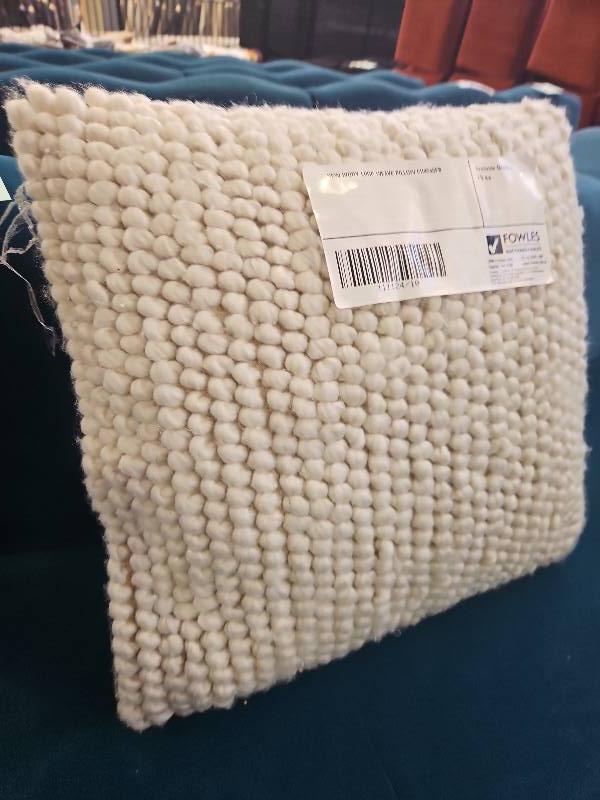 NEW IVORY LOOP WEAVE PILLOW CU4545FB