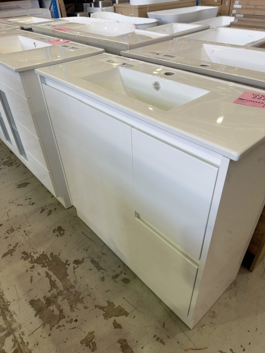 NEW 900MM GLOSS WHITE VANITY WITH 2 DRAWERS ON RIGHT, NARROW DEPTH, WITH WHITE CERAMIC TOP, SK32-900W & UV32-900H-1TH