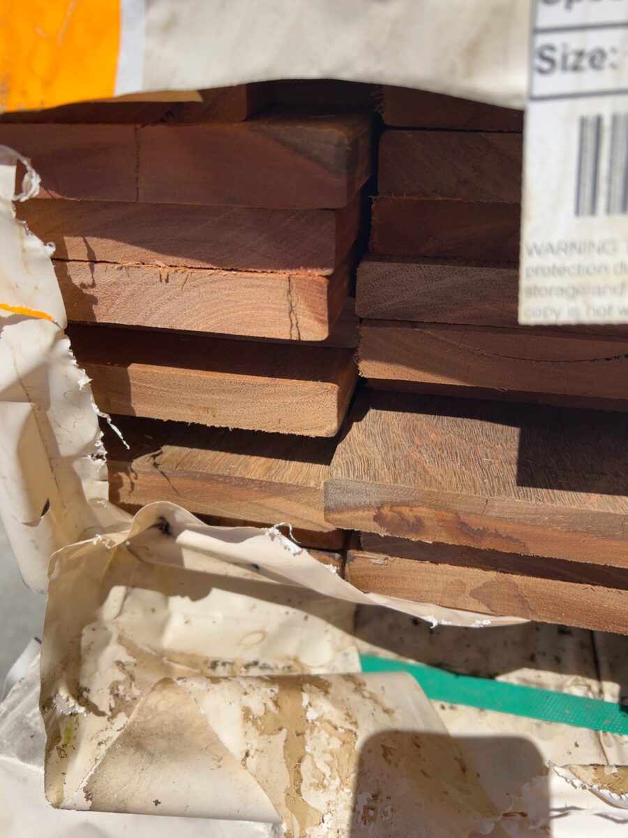 135X19 FEATURE GRADE SPOTTED GUM DECKING- (PACK CONSISTS OF RANDOM SHORT LENGTHS