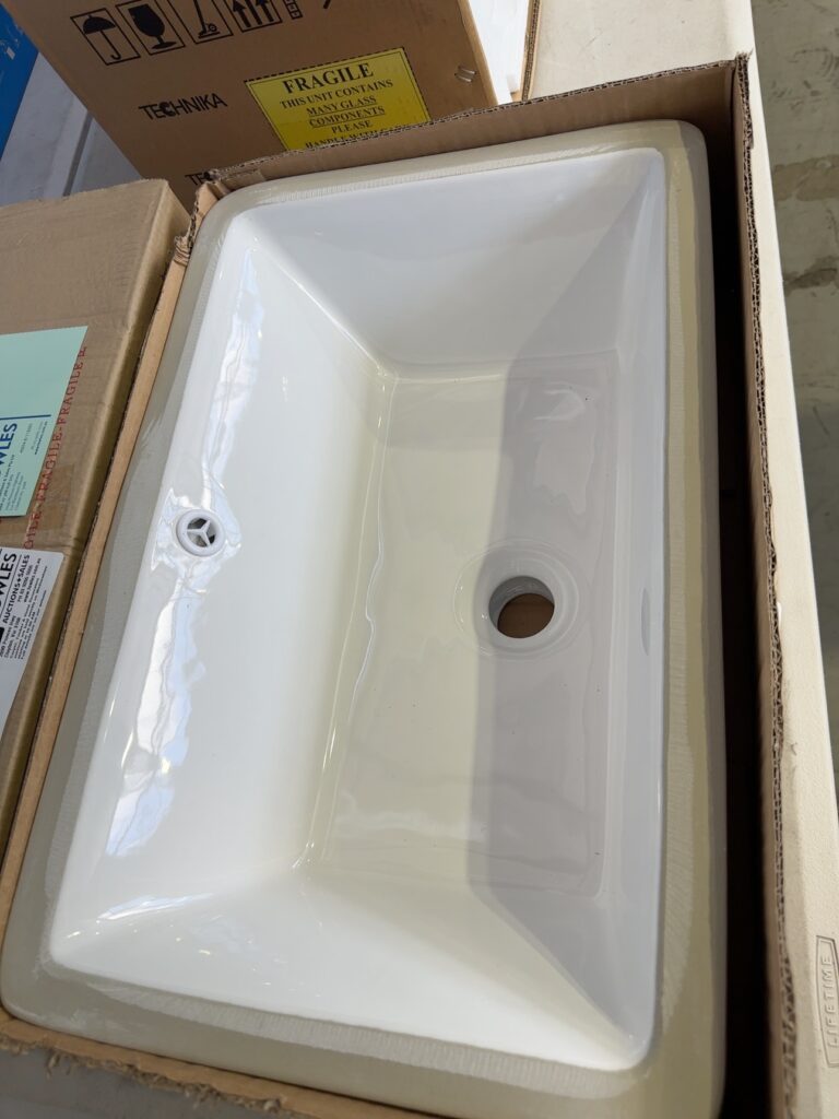 SQUARE UNDER MOUNT VANITY BASIN UB-823.PST