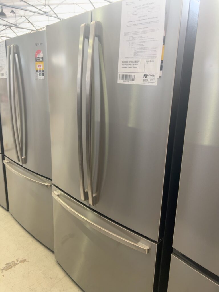 WESTINGHOUSE WHE6000SB FRENCH DOOR FRIDGE, S/STEEL 565 LITRE 896MM WIDE, DUAL CRISPERS HUMIDITY CONTROLLED, FLEXIBLE INTERIOR, LOCKABLE COMPARTMENT, 12 MONTH WARRANTY