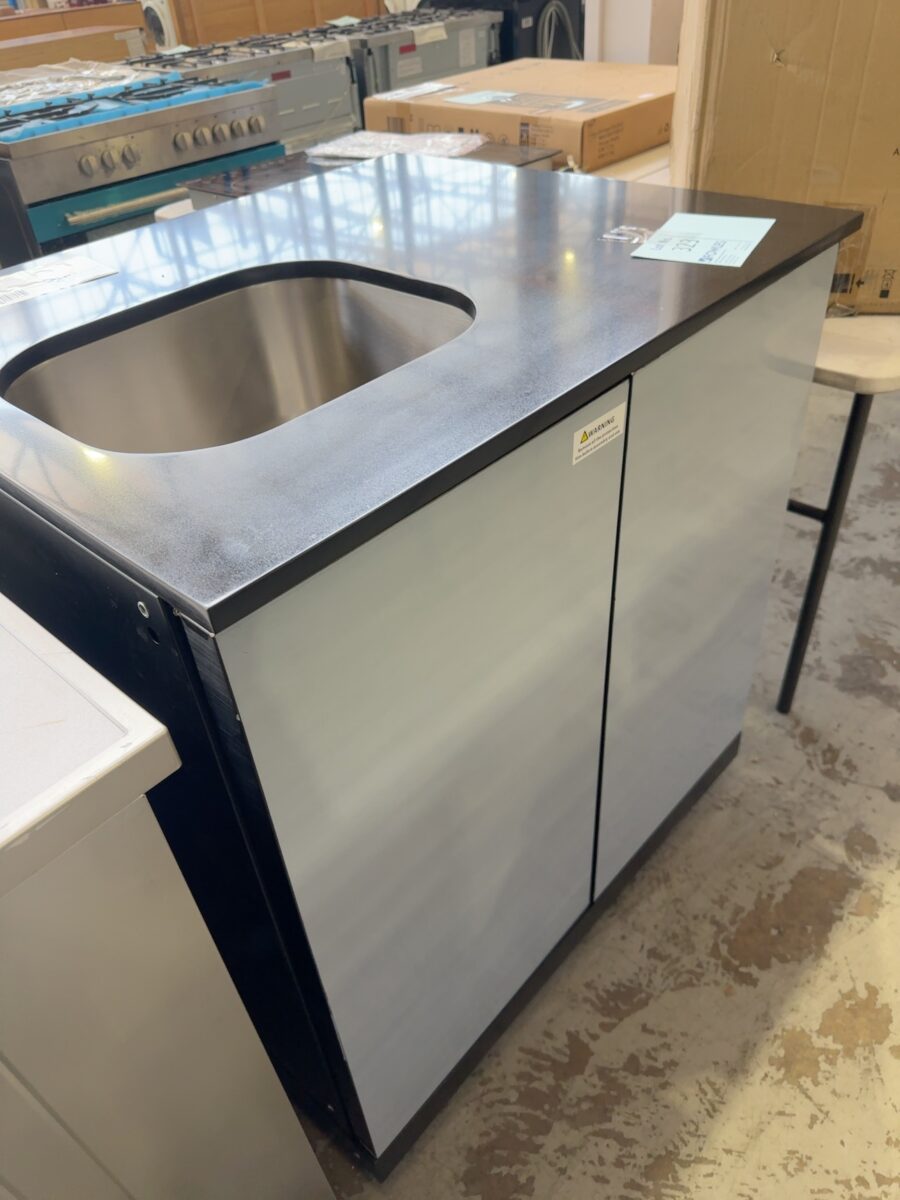 EX DISPLAY OUTDOOR KITCHEN SINK MODULE WITH BLACK GRANITE TOP