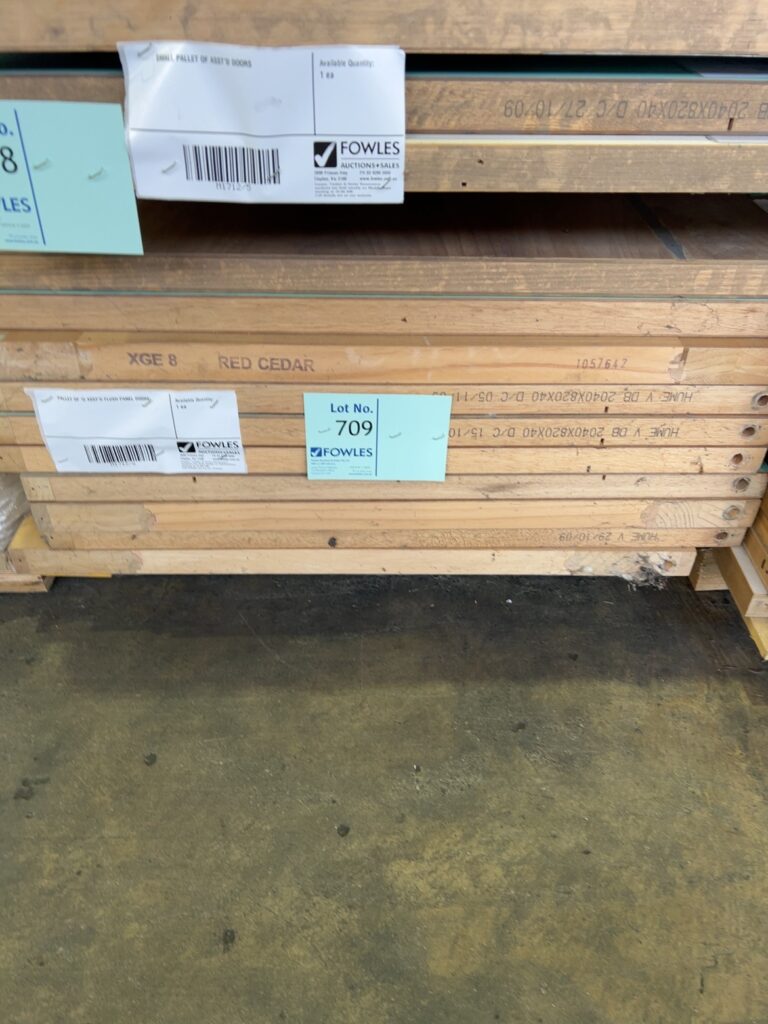 PALLET OF 10 ASST'D FLUSH PANEL DOORS