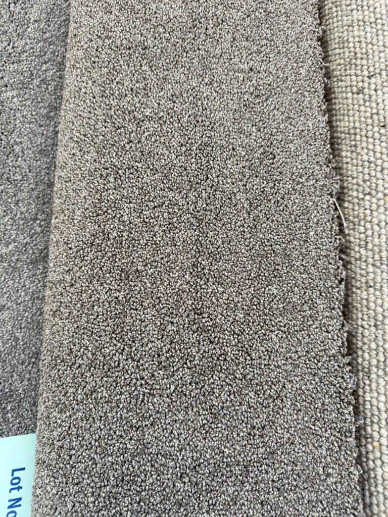 AUCTION CARPET 2NDS