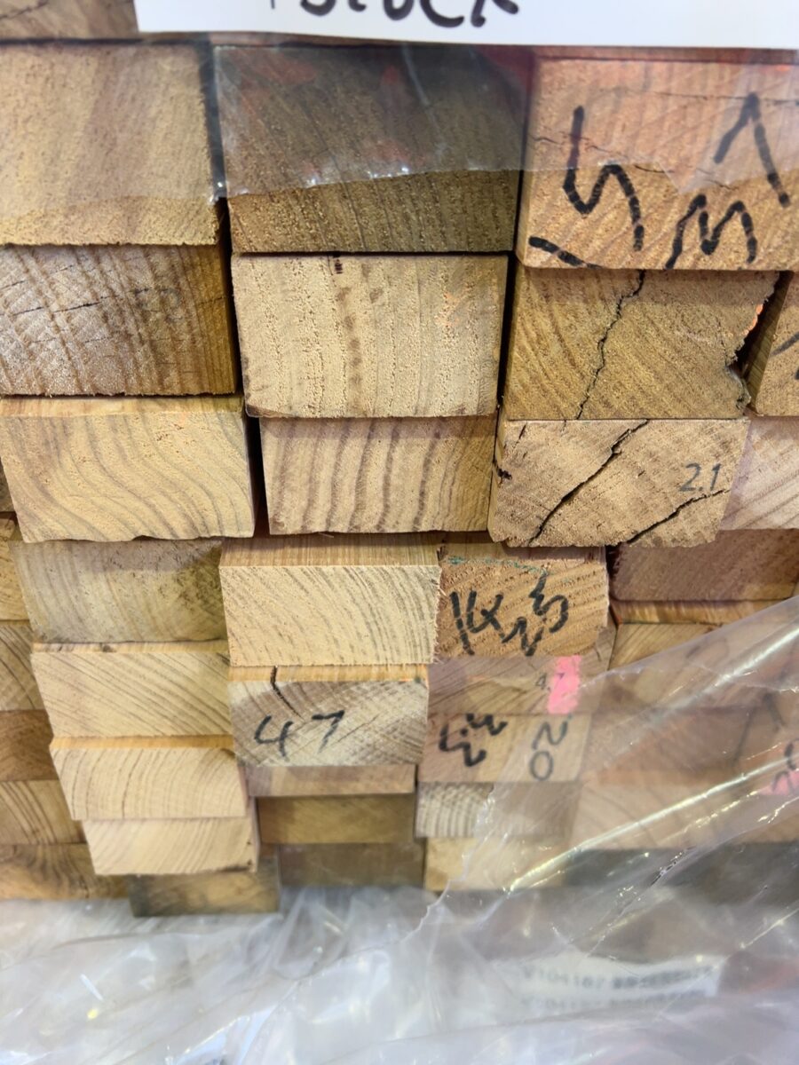 71.25X46 AUS OAK DAR UTE KD HARDWOOD