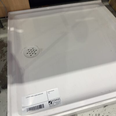 EX DISPLAY 900MM X 900MM SHOWER BASE