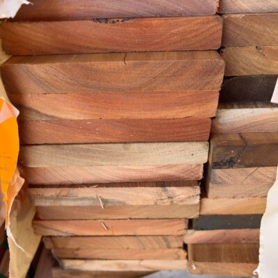 135X19 FEATURE GRADE SPOTTED GUM DECKING- (PACK CONSISTS OF RANDOM SHORT LENGTHS)