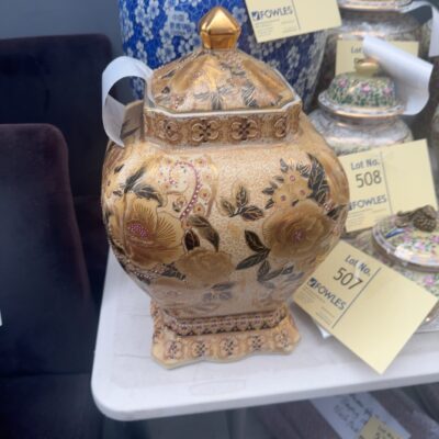 EX STAGING - GOLD CHINESE PATTERN JAR, SOLD AS IS