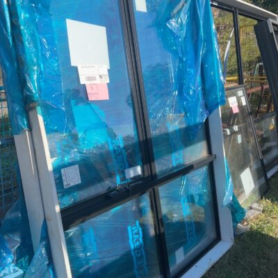 2140X1550 AWNING ALUMINIUM WINDOWS-(1 WINDOW HAS A BROKEN PANEL OF GLASS)