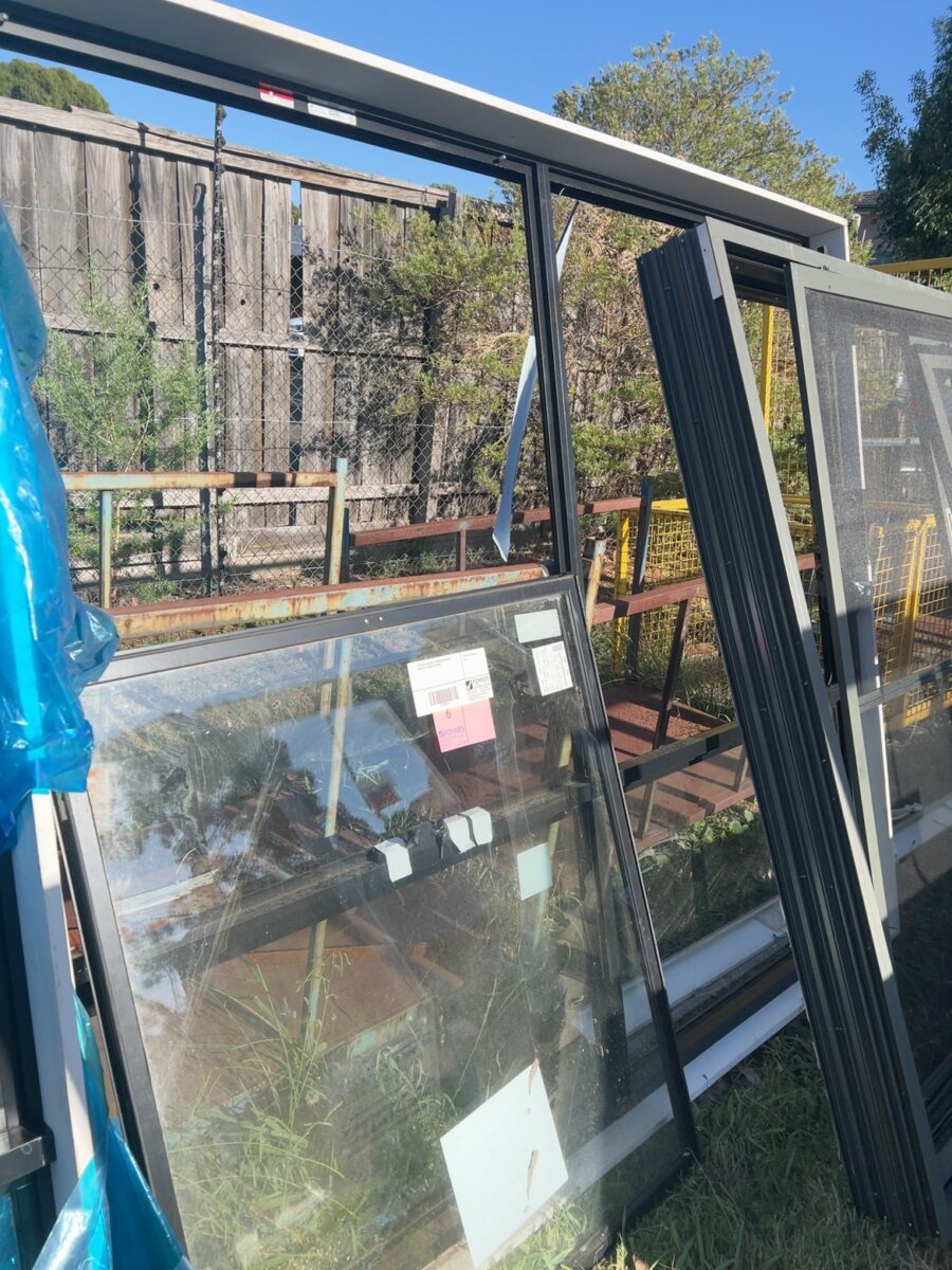 2140X2440 AWNING ALUMINIUM WINDOW MISSING 1 PANEL OF GLASS