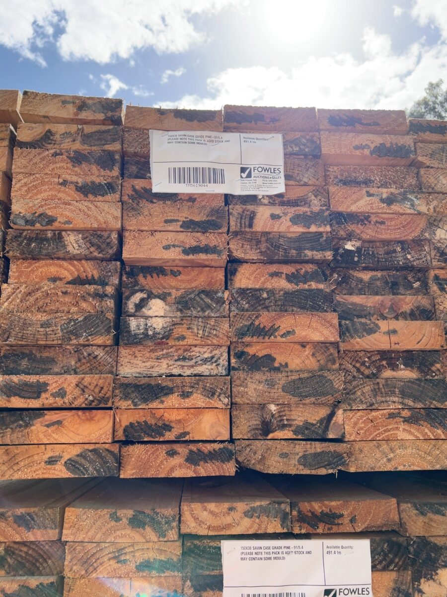 150X38 SAWN CASE GRADE PINE-91/5.4 (PLEASE NOTE THIS PACK IS AGED STOCK AND MAY CONTAIN SOME MOULD)