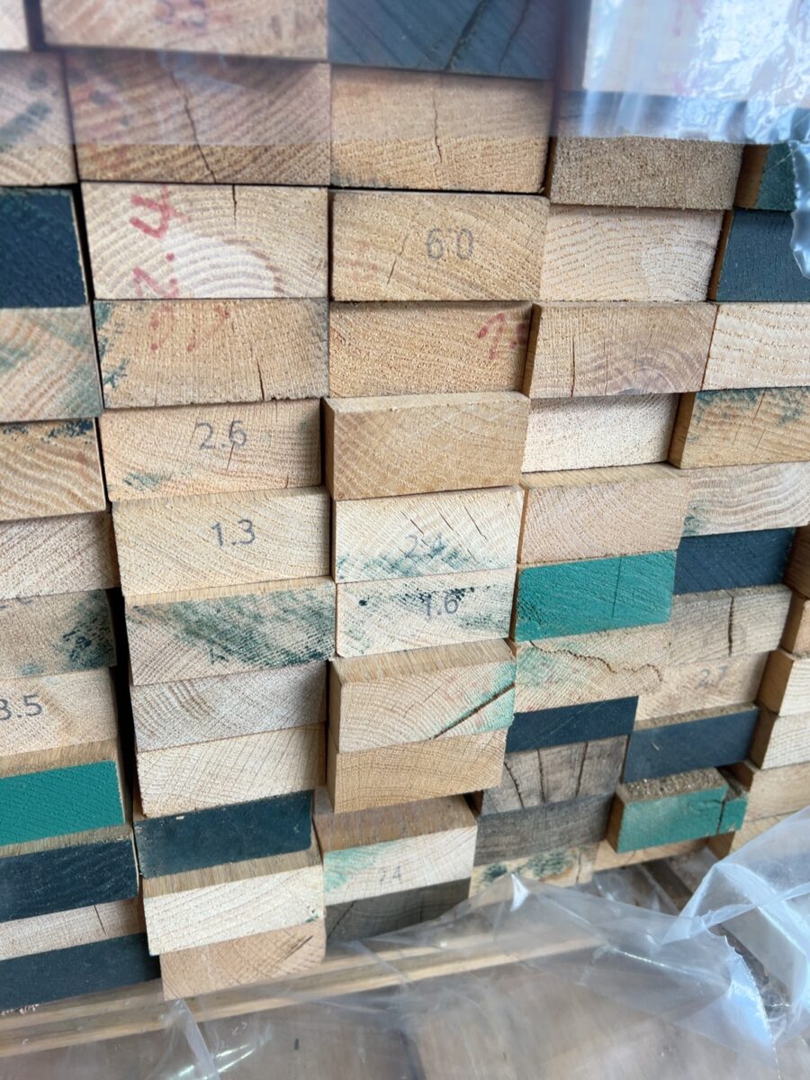 72X32.25 GLACIAL OAK DAR UTE KD HARDWOOD