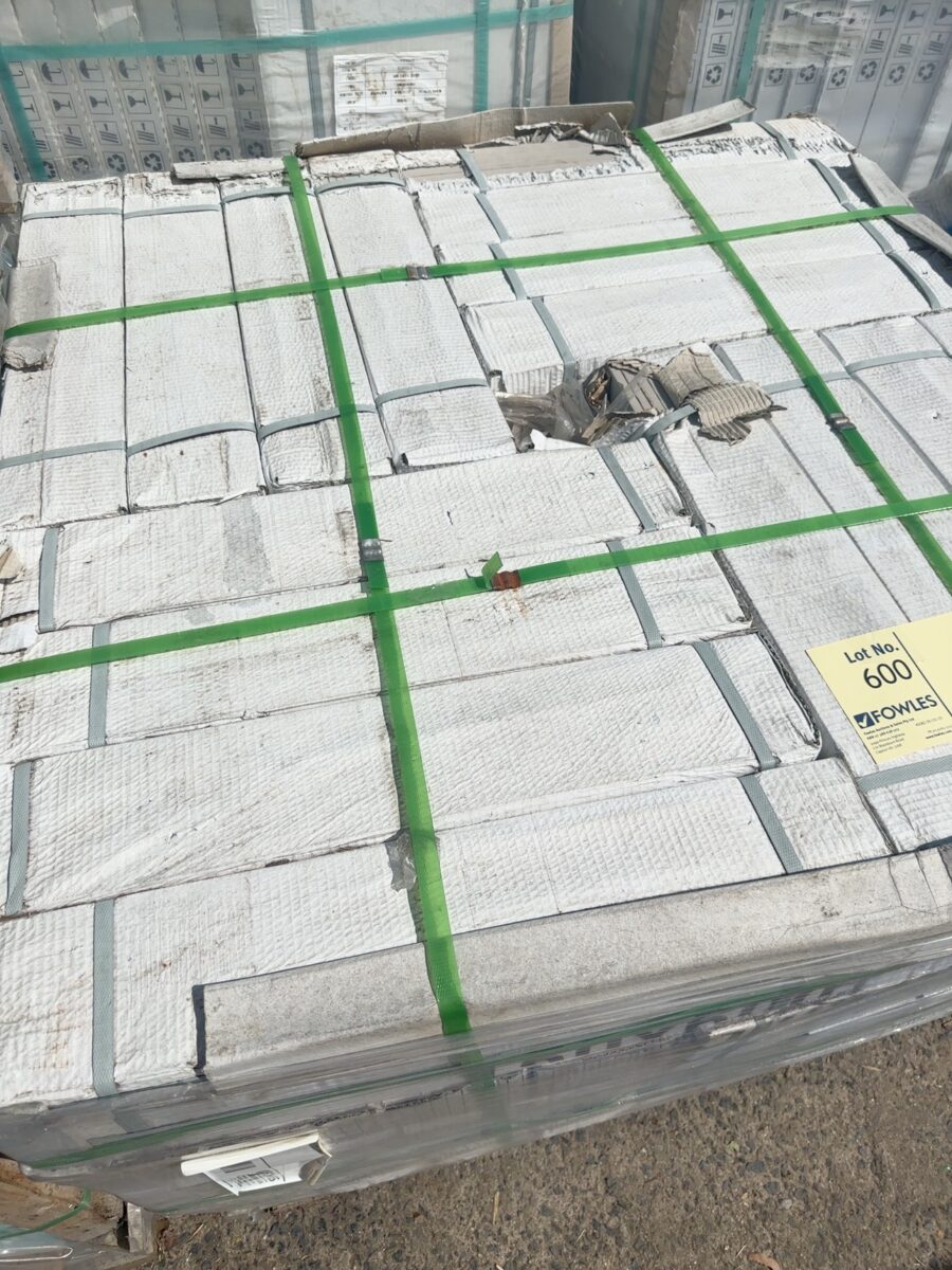 PALLET OF GREY TILE 150MM X 600MM, #1