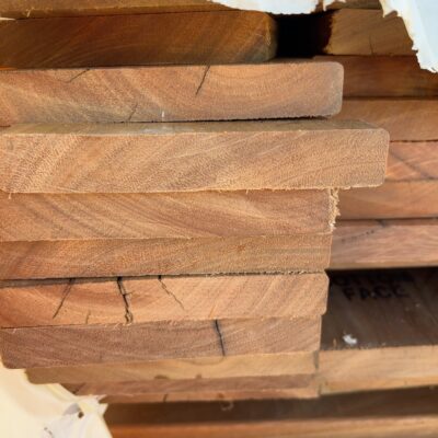 135X19 FEATURE GRADE SPOTTED GUM DECKING- (PACK CONSISTS OF RANDOM SHORT LENGTHS)