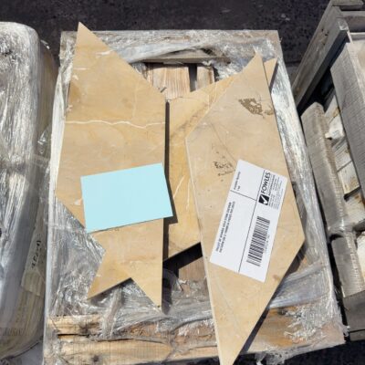 PALLET OF SPANISH GOLD STONE CHEVRON PATTERN 590 X 190MM 64 PIECES PER CRATE