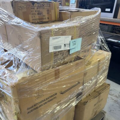 PALLET OF ASSORTED BATHROOM ACCESSORIES, SOLD AS IS