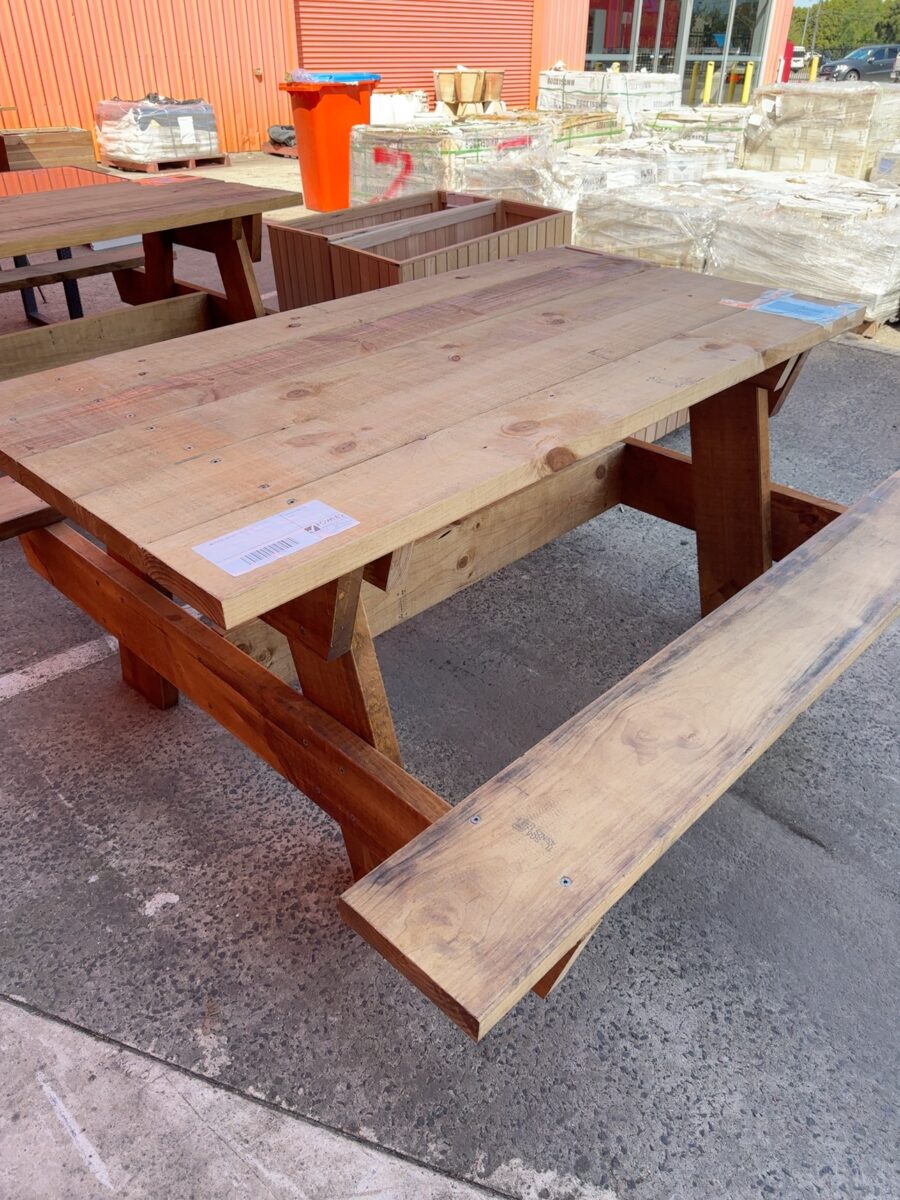 NEW PINE OUTDOOR PICNIC TABLE