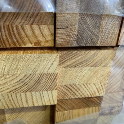 90X90 AUS OAK DAR LAM KD HARDWOOD POSTS